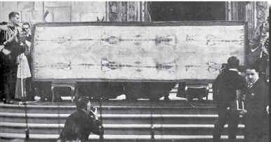 The Shroud outside the cathedral during the 1933 Exposition