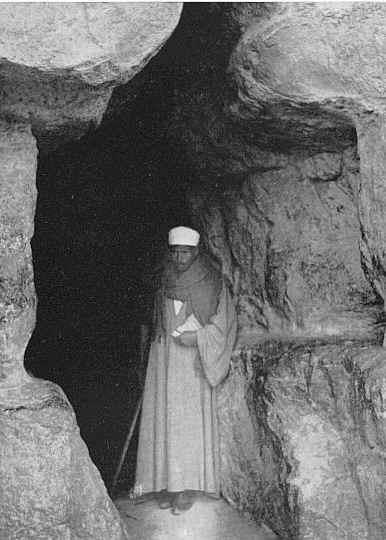 Al Mamoun's forced entrance