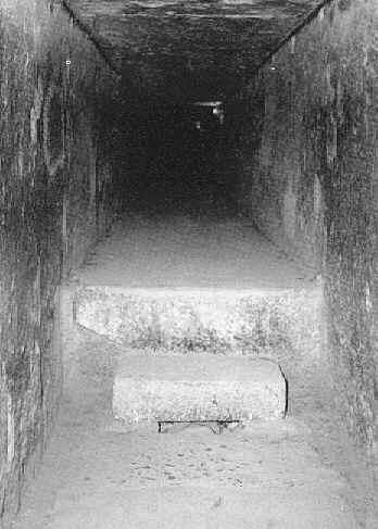 Queen's Chamber Passage