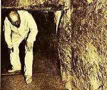 Morton Edgar entering the King's Chamber